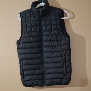 Black Quilted Puffer Vest - Classic Lightweight Layer
